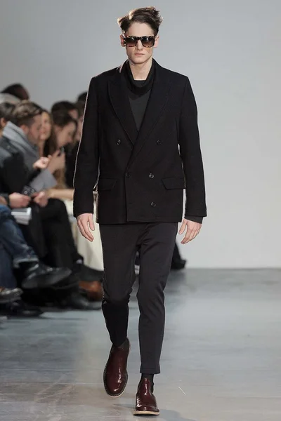 Look 18